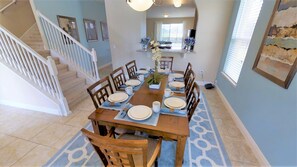 House, 5 Bedrooms | In-room dining
