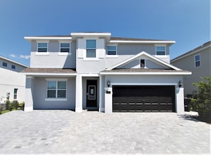 House, 6 Bedrooms | Property grounds