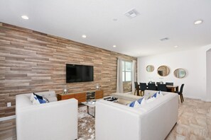 House, 4 Bedrooms | Living area