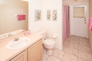 House, 3 Bedrooms | Bathroom