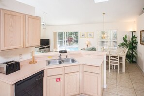 House, 3 Bedrooms | Private kitchen | Dishwasher, blender, cookware/dishes/utensils - Whispering Oaks 4416 (Kissimmee)