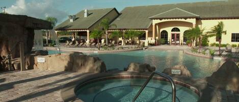 Townhouse, 4 kamar tidur | Bathtub spa outdoor