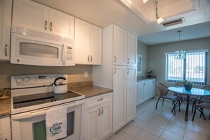 Condo, 2 Bedrooms | Private kitchen