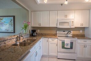 Private kitchen - Anna Maria Island 601 A203 (Bradenton Beach)