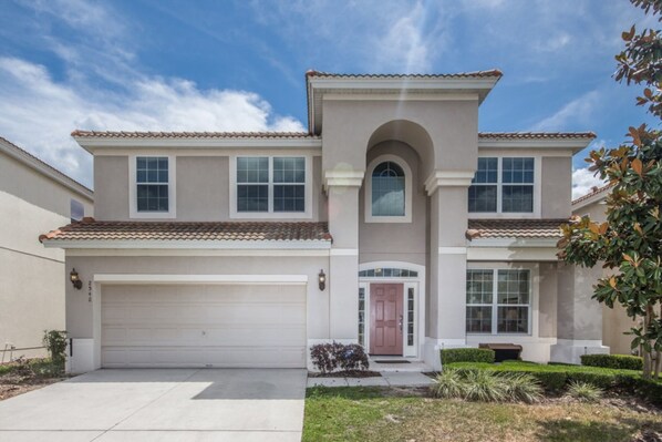 Talo, 6 makuuhuonetta | Ulkoalueet