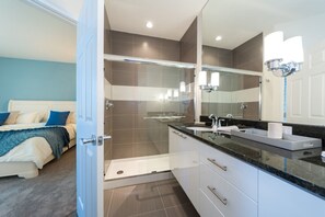 Stadtwohnung, 3 Schlafzimmer | Badezimmer