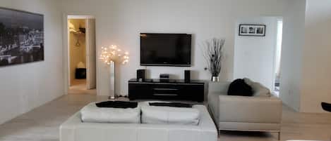 House, 3 Bedrooms | Living area | TV