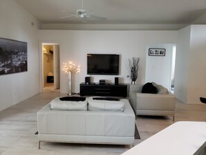 House, 3 Bedrooms | Living area | TV