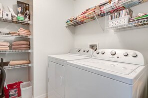 House, 4 Bedrooms | Laundry