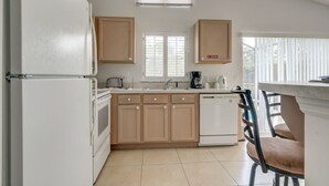 Nhà, 3 phòng ngủ | Bếp riêng | Máy rửa bát, dụng cụ nấu nướng/bát dĩa/dao nĩa 