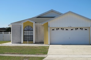 House, 3 Bedrooms | Property grounds