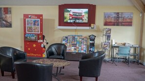 Condo, 3 Bedrooms | Lobby lounge