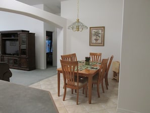 Villa, 5 slaapkamers | Dineren op de kamer