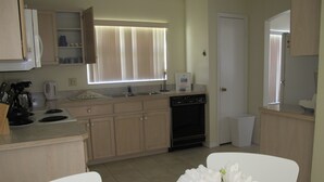 House, 3 Bedrooms | Private kitchen - Indian Wells 5376 (Kissimmee)