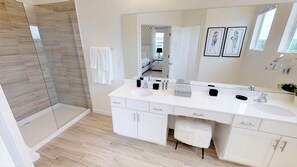 Ferienhaus, Mehrere Betten | Badezimmer | Handtücher
