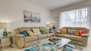 Casa adosada, 3 habitaciones | Zona de estar