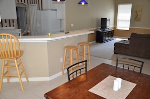 House, 4 Bedrooms | Private kitchen