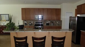 Villa, 6 Bedrooms | In-room dining