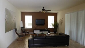 Villa, 6 Bedrooms | Living area