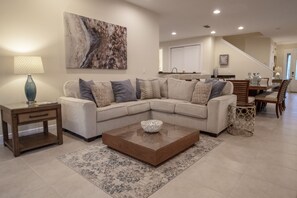 Ferienhaus, 6 Schlafzimmer | Wohnbereich | Flachbildfernseher