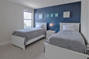 5 bedrooms, iron/ironing board, free WiFi - Champions Gate 9031 (Davenport)