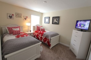 House, 6 Bedrooms