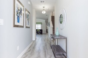 House, 5 Bedrooms | Hallway - Storey Lake 4796 (Kissimmee)