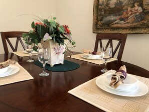 House, 4 Bedrooms | In-room dining - Calabay Parc 410 (Davenport)