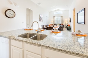 Maison, 4 chambres | Cuisine privée | Vaisselle et ustensiles