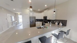 House, Multiple Beds | Private kitchen | Fridge, microwave, stovetop, dishwasher - Champions Gate 1548 (Davenport)