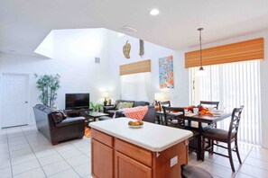 House, 6 Bedrooms