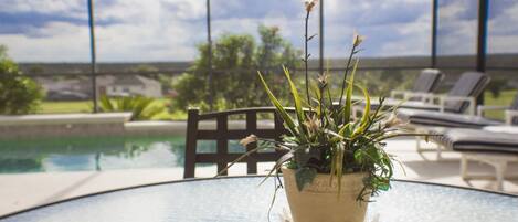 House, 5 Bedrooms | Indoor spa tub