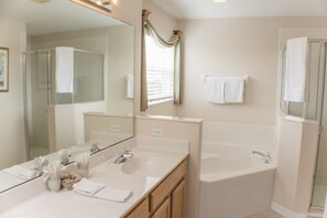 Bathroom sink - Highlands Reserve Golf & Country Club 533 (Davenport)