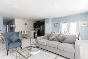 Living area - Storey Lake 4918 (Kissimmee)