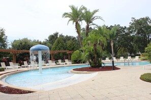 ทาวน์โฮม, 4 ห้องนอน | สระว่ายน้ำกลางแจ้ง