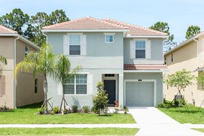 House, 6 Bedrooms | Front of property - Paradise Palms 2946 (Kissimmee)