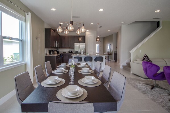 House, Multiple Beds | In-room dining