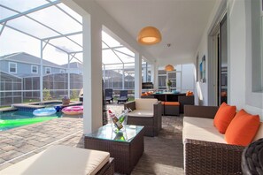House, 6 Bedrooms | Terrace/patio