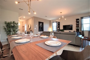 6 bedrooms, desk, iron/ironing board, free WiFi - Champions Gate 8940 (Davenport)