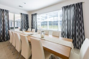 Maison, 6 chambres | Restauration dans la chambre