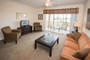 Condo, 2 Bedrooms | Living area
