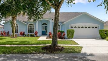 Villa, 4 Bedrooms | Front of property