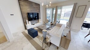 House, 6 Bedrooms | Living area