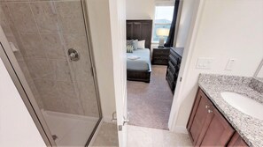 House, Multiple Beds | Bathroom | Hair dryer, towels - Encore Resort at Reunion 7541 (Kissimmee)