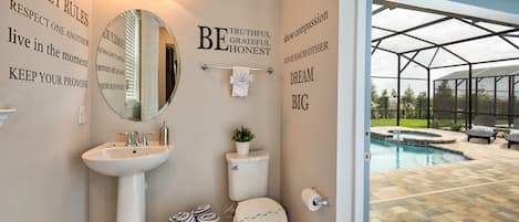 House, 5 Bedrooms | Bathroom