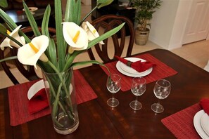 In-room dining - Crystal Cove 4724 (Kissimmee)