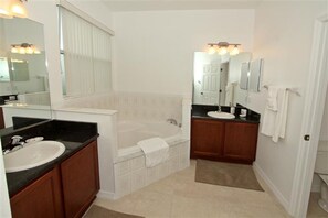 Hus - 4 sovrum | Badrum | Hårtork och handdukar