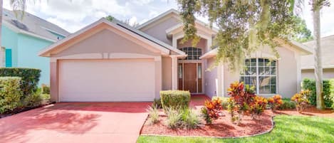 House, 3 Bedrooms | Front of property