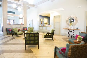 House, 6 Bedrooms | Lobby sitting area - Champions Gate 1541 (Davenport)