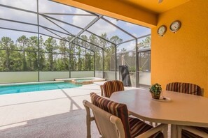 House, 6 Bedrooms | Terrace/patio